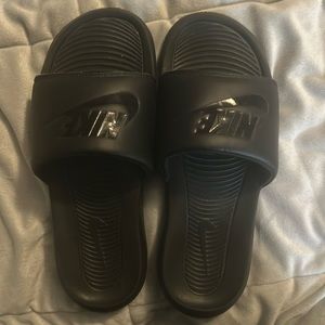 Men’s Size 9 Nike Slide Sandals Shoes